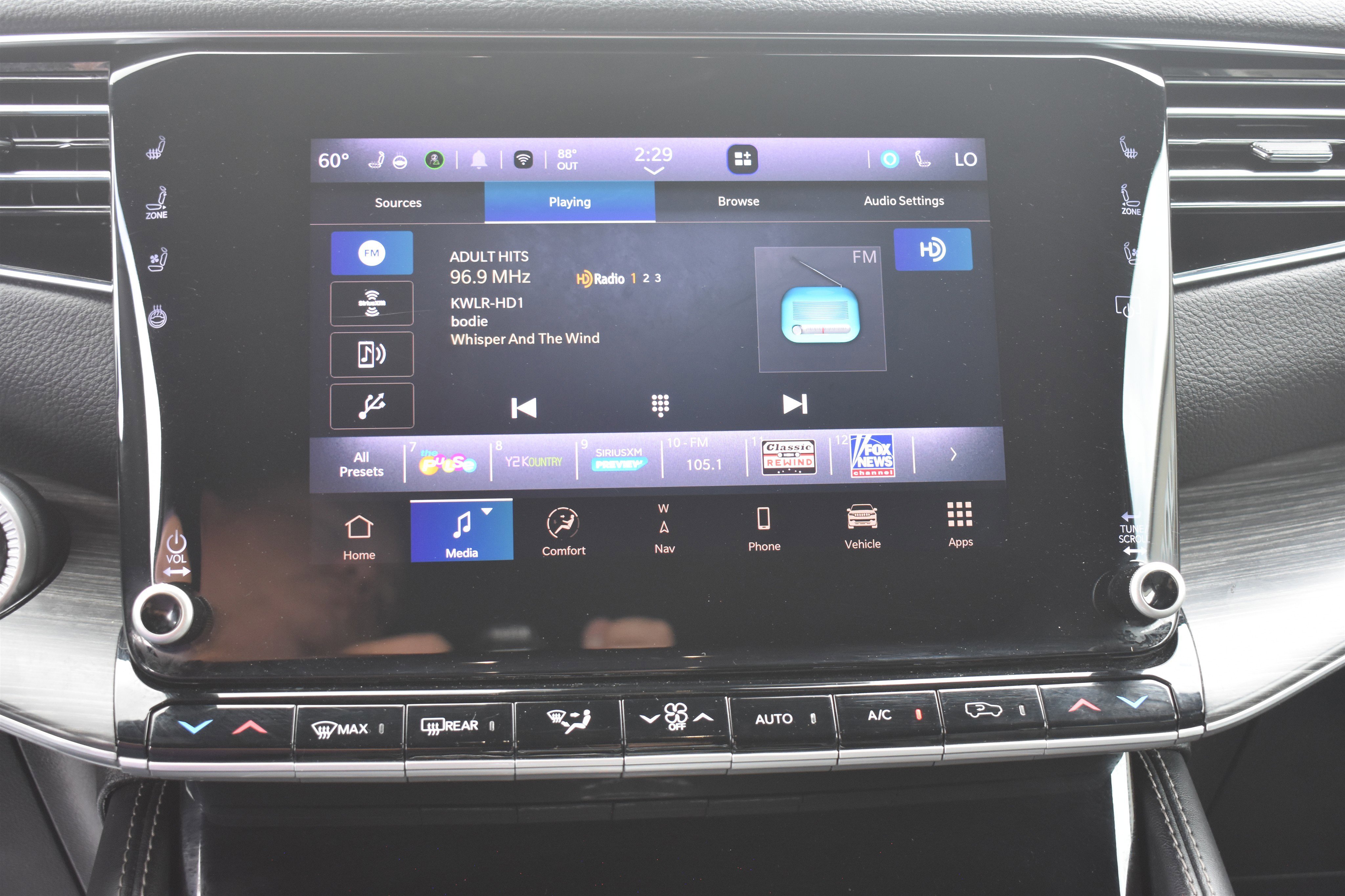Used 2023 Diamond Black Crystal Pearlcoat Jeep Series II image 25