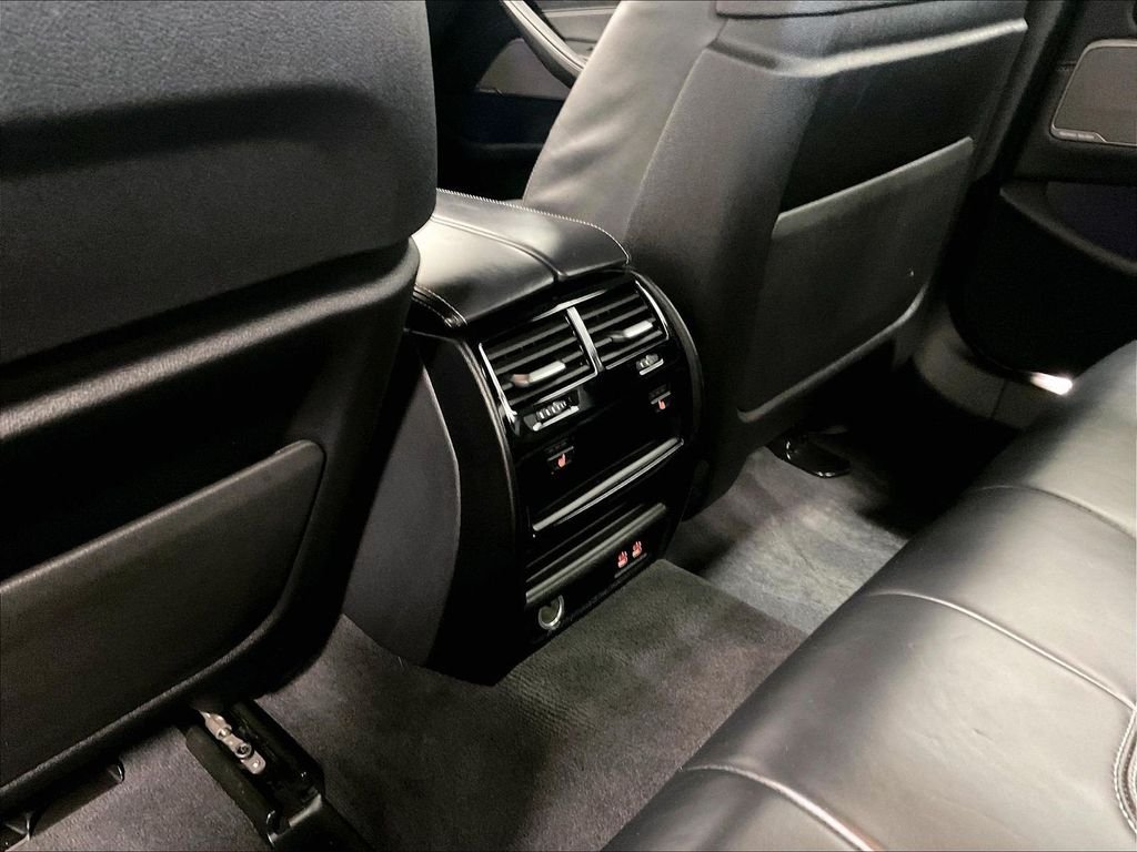 Used 2022 Black BMW M550i xDrive image 28