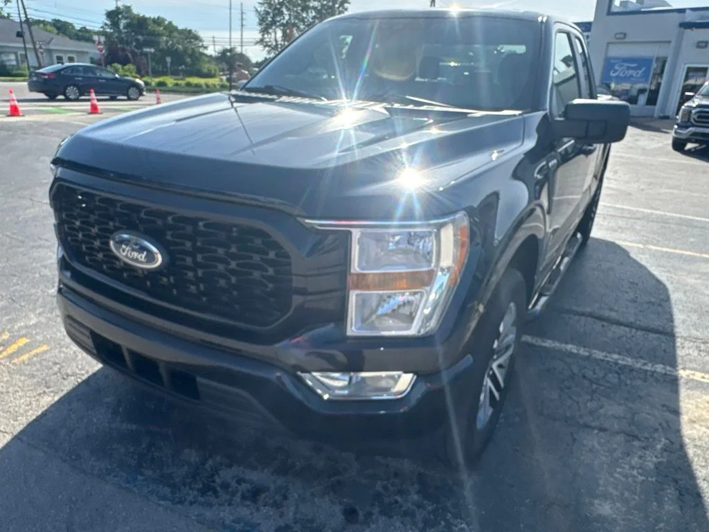 Used 2021 Black Ford XL image 45