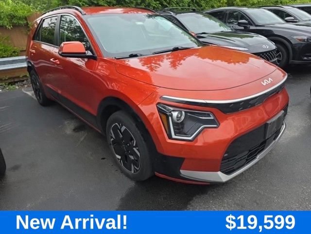 Used 2023 Kia Niro Wind with VIN KNDCR3L14P5042807 for sale in Oak Lawn, IL