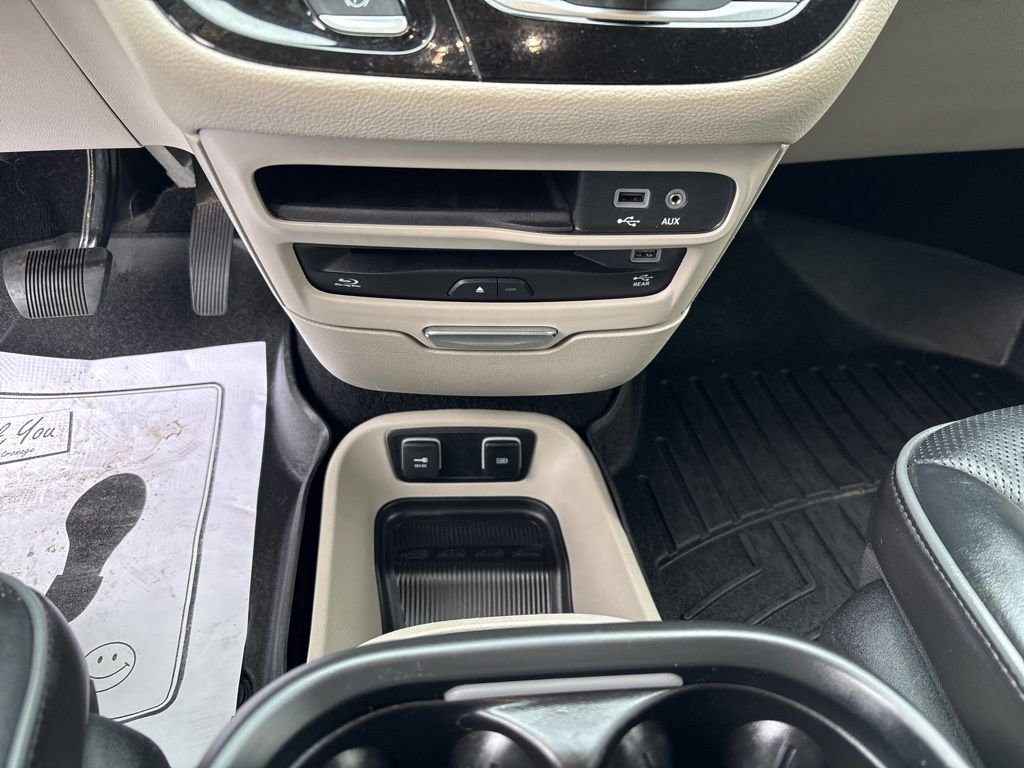2020 Chrysler Pacifica Hybrid Limited - Photo 28