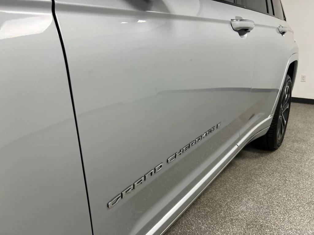 2023 Jeep Grand Cherokee Overland - Photo 18