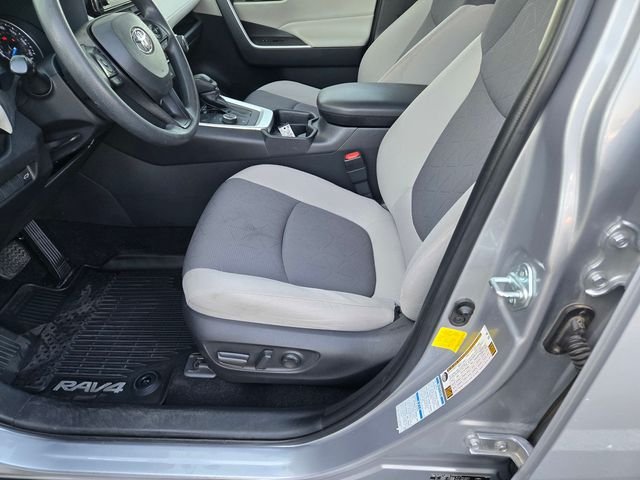 Used 2019 Silver Toyota XLE image 16