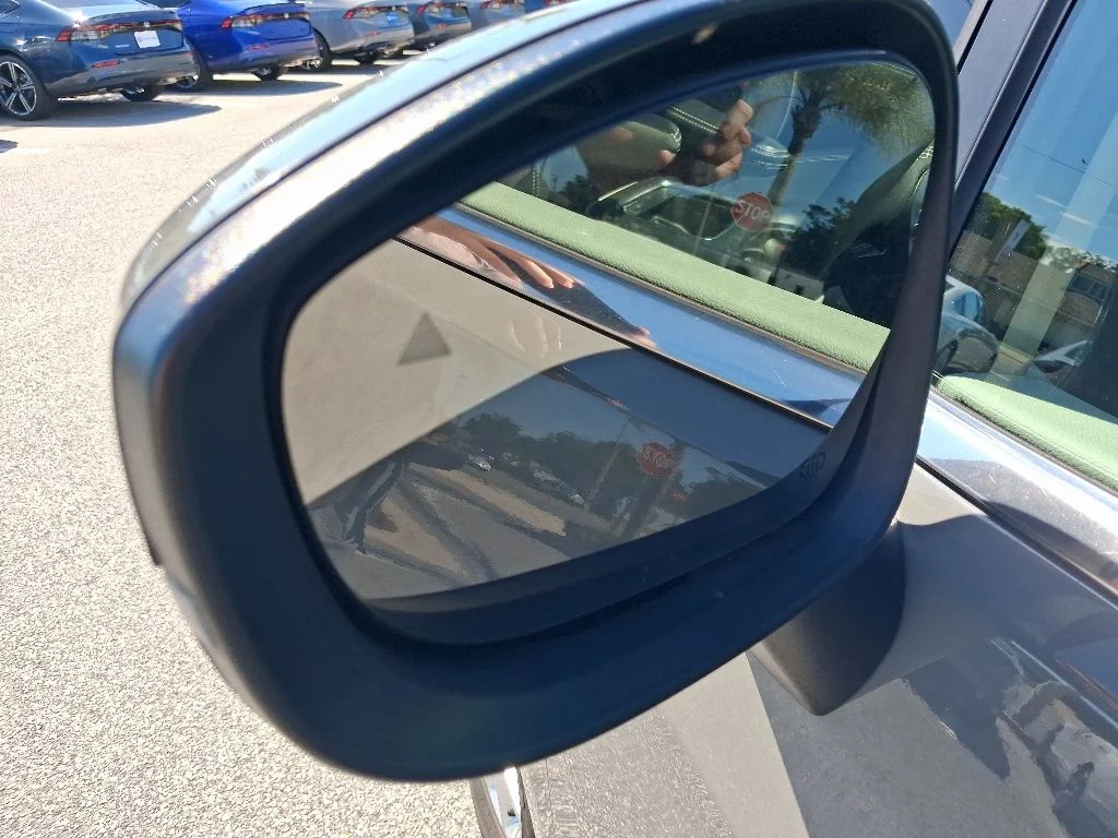 Used 2023 White Chrysler Touring L image 15