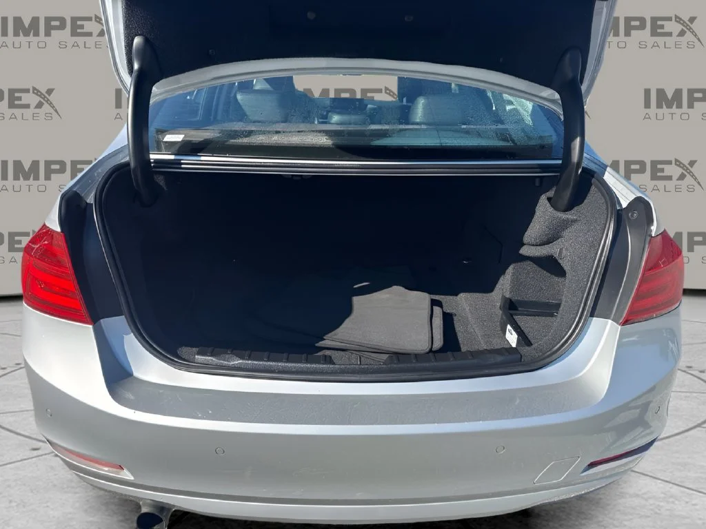 Used 2015 Silver BMW 320i image 26