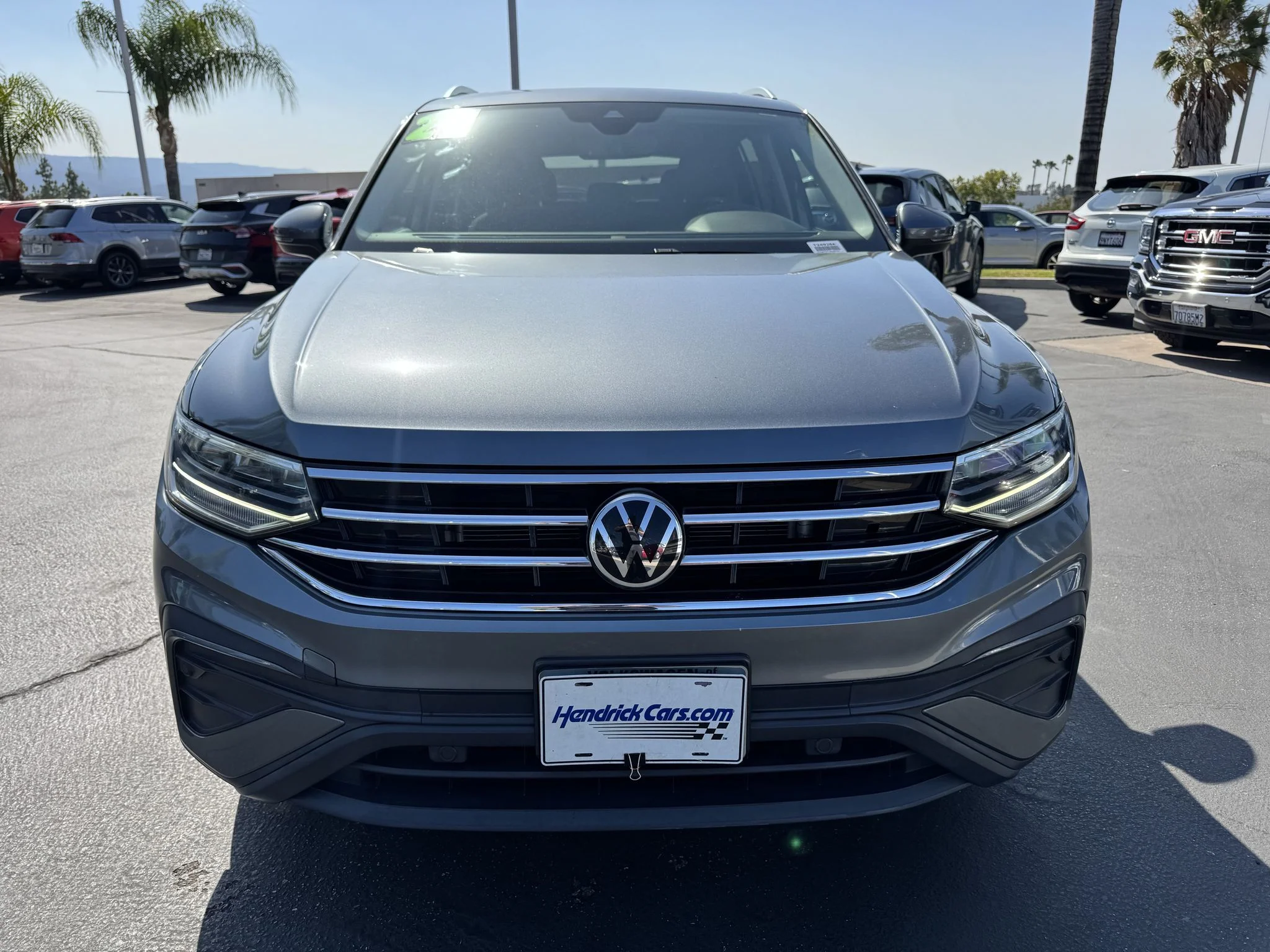 Used 2023 Platinum Gray Metallic Volkswagen SE image 3