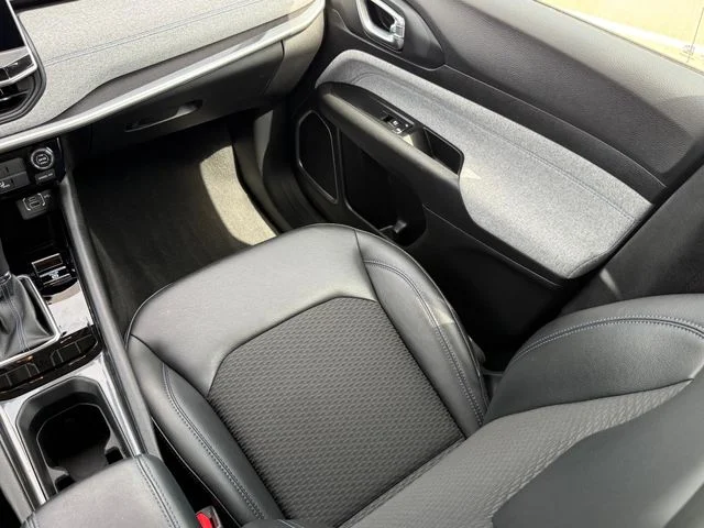 Used 2022 Gray Jeep Latitude image 24