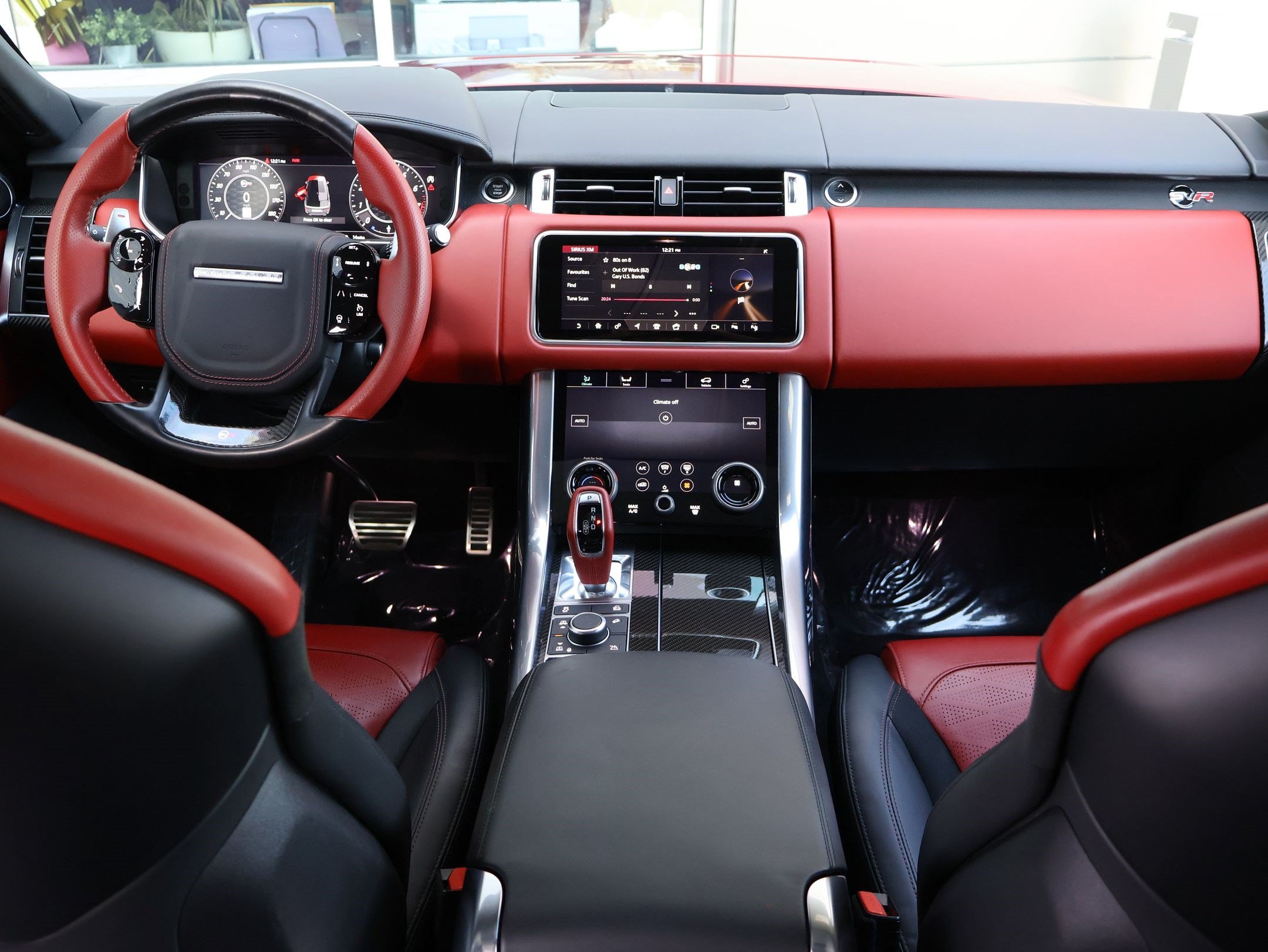 Used 2022 Firenze Red Metallic Land Rover SVR image 28
