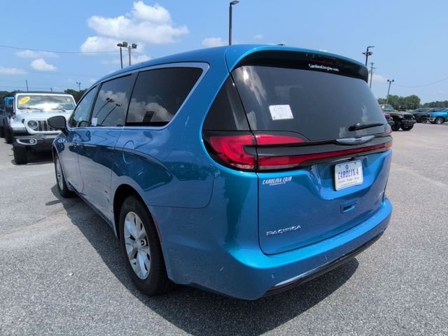 New 2026 Hydro Blue Pearl-Coat Exterior Paint Chrysler Limited image 7