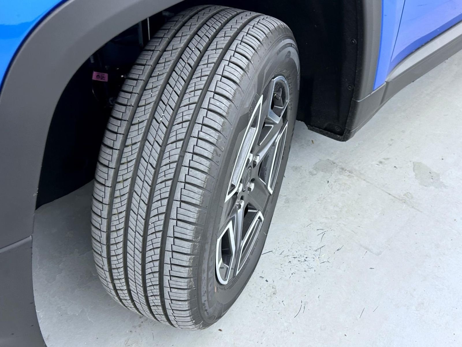 New 2026 Hydro Blue Pearl-Coat Exterior Paint Jeep Laredo image 23
