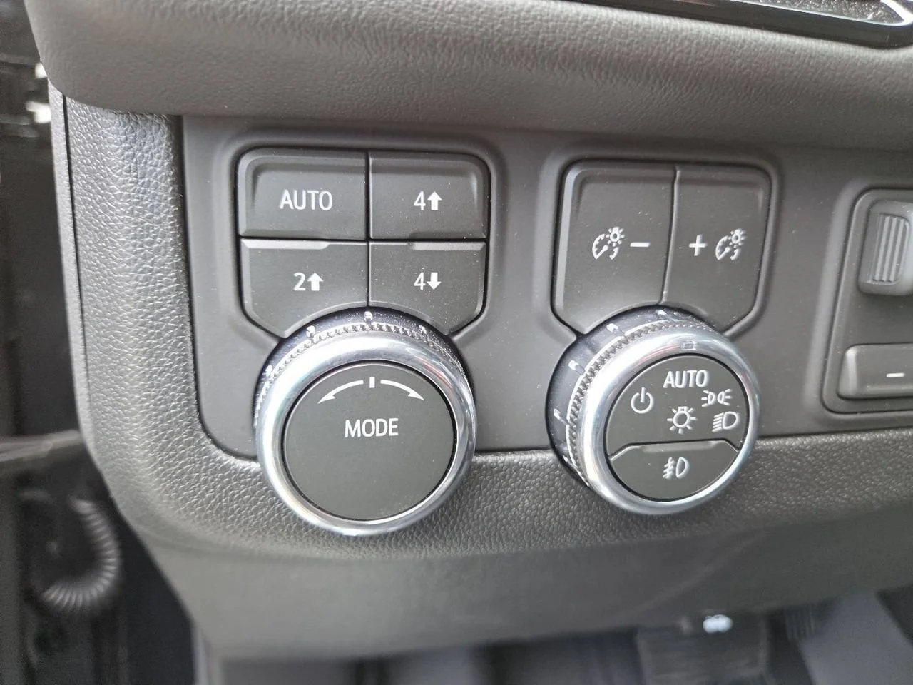 New 2026 Onyx Black GMC Elevation image 5