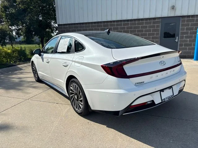 Used 2021 Hyper White Hyundai Limited image 8