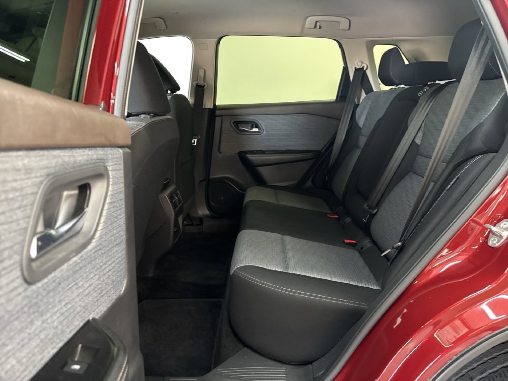 Certified Used 2023 Scarlet Nissan SV image 16