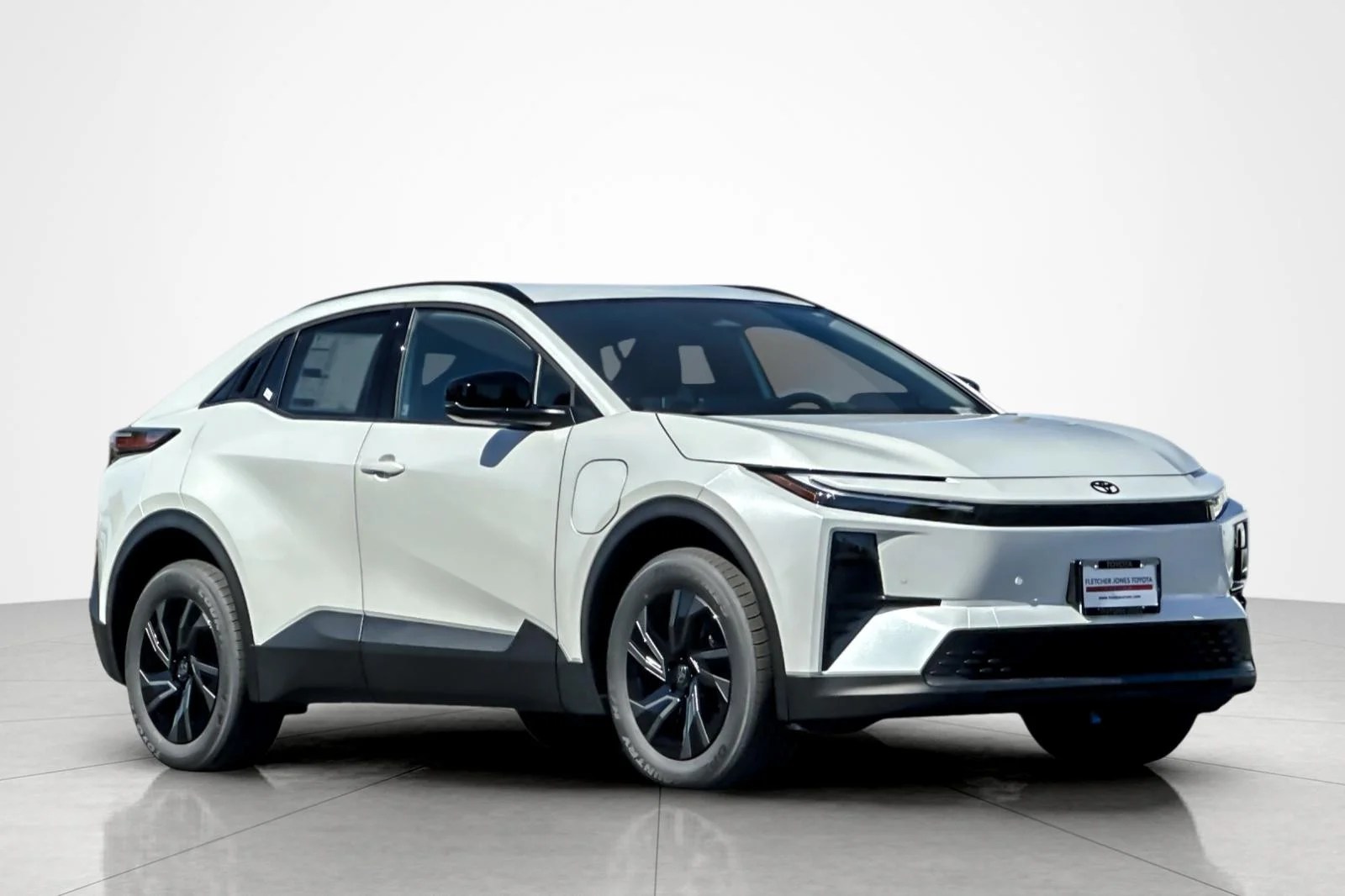 New 2026 Wind Chill Pearl <sup>1</sup> Toyota  SE image 7