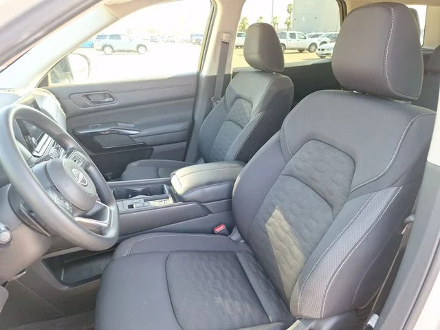 Used 2025 Silver Nissan S image 10