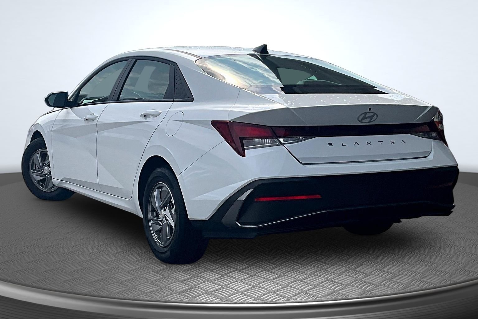 Certified Used 2025 White Hyundai SE image 3