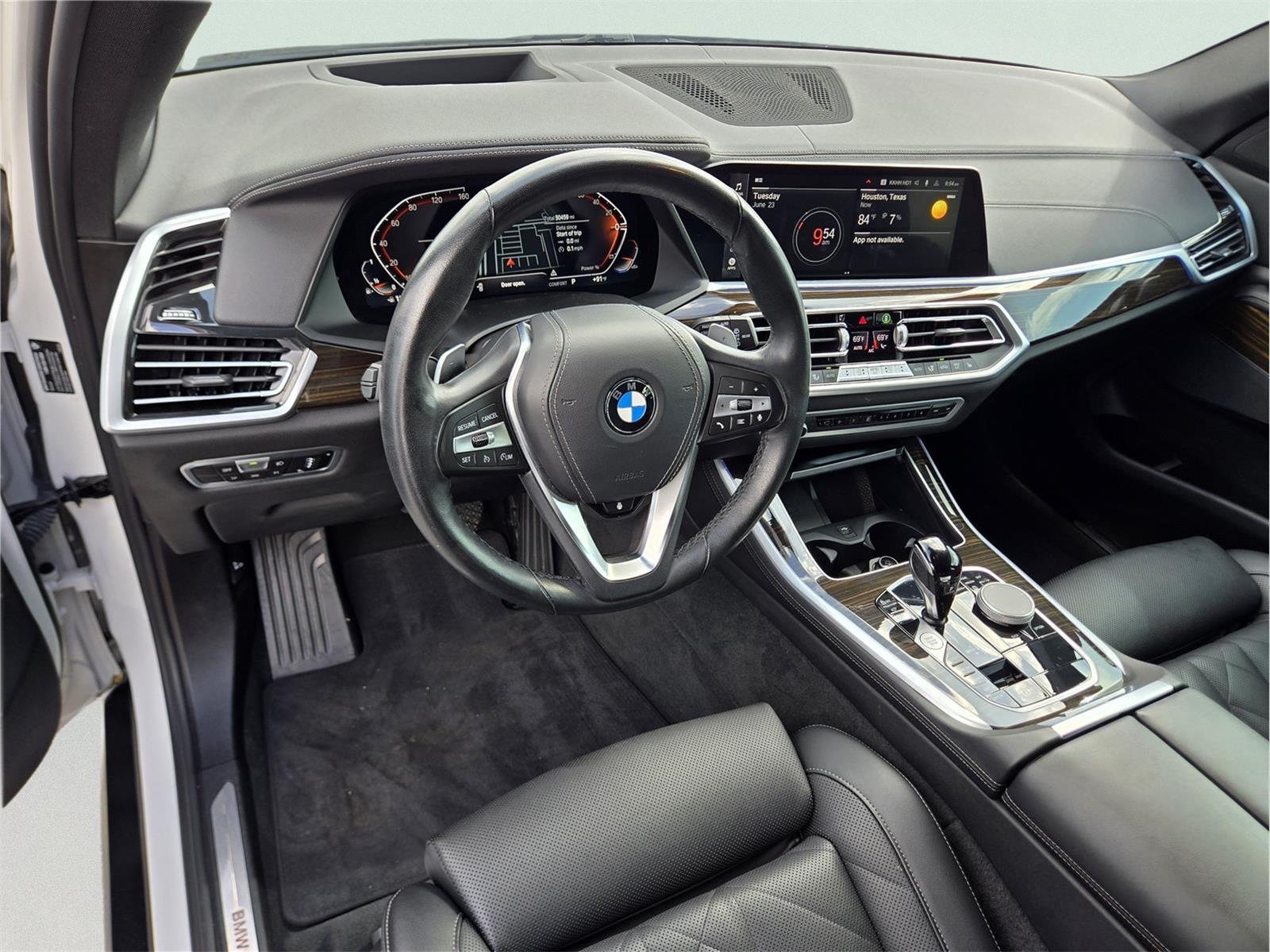 Used 2023 Mineral White Metallic BMW xDrive40i image 15