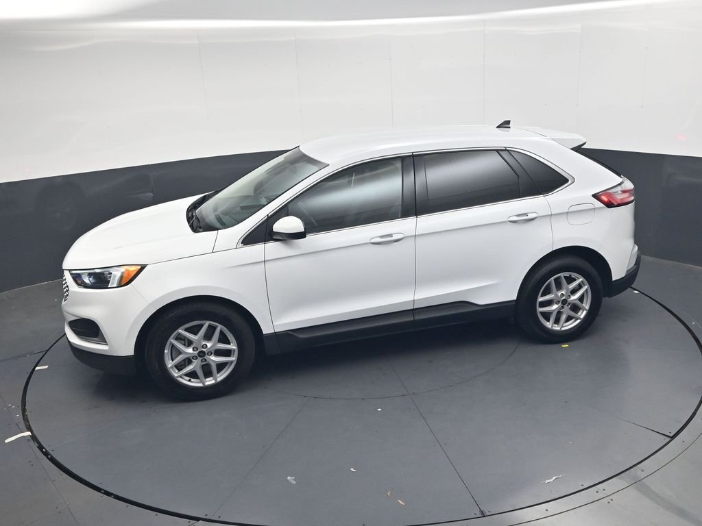 Used 2024 White Ford SEL image 36
