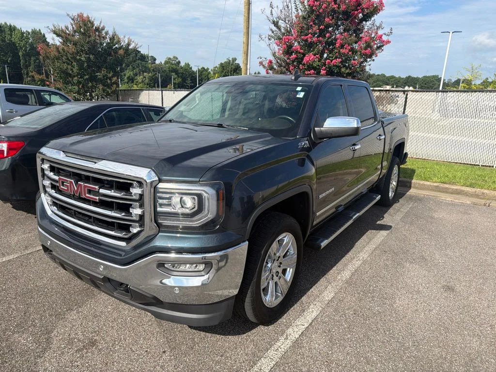 2018 GMC Sierra 4WD Crew Cab Short Box SLT's photo