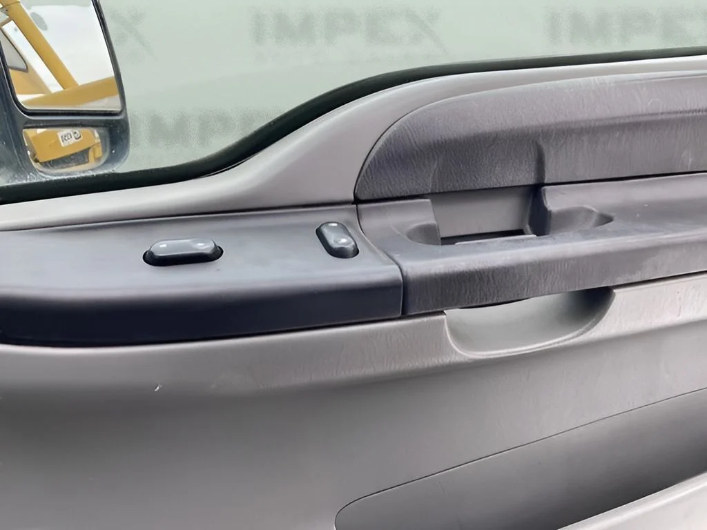 Used 2006  Ford  image 20