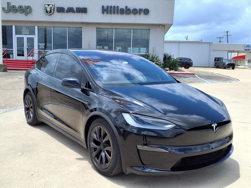 2023 Tesla Model X Long Range's photo