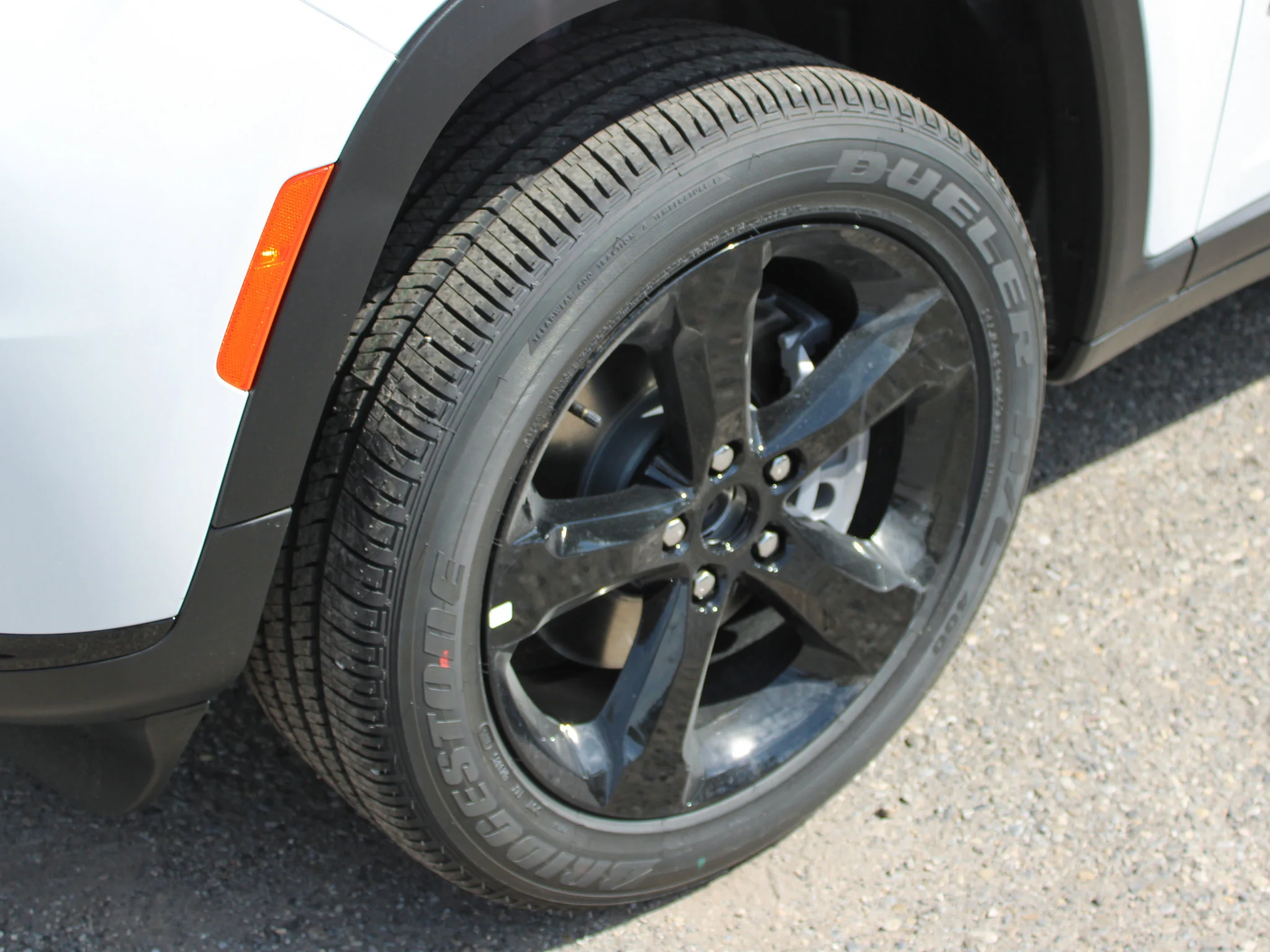 New 2025 White Jeep Altitude* 4x4, Sunroof, Heated Leather, Wireless Charging Pad image 2
