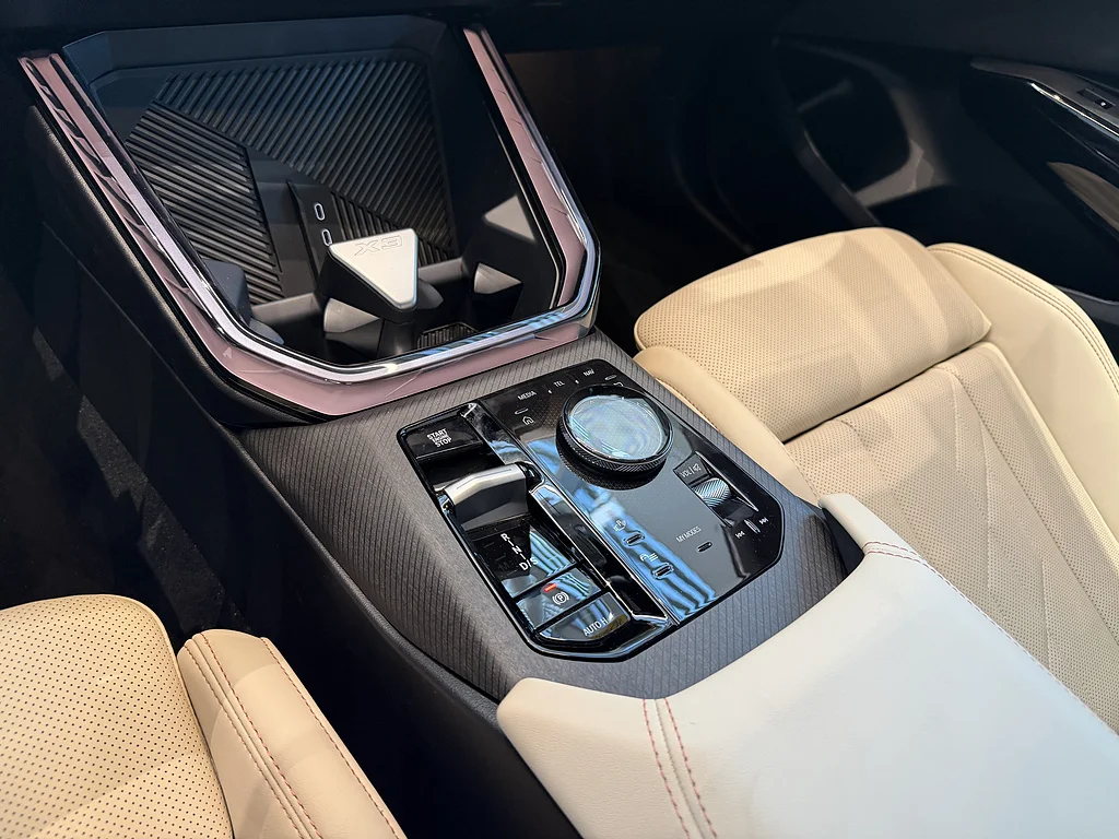 New 2026 Black Sapphire Metallic BMW 30 xDrive image 10