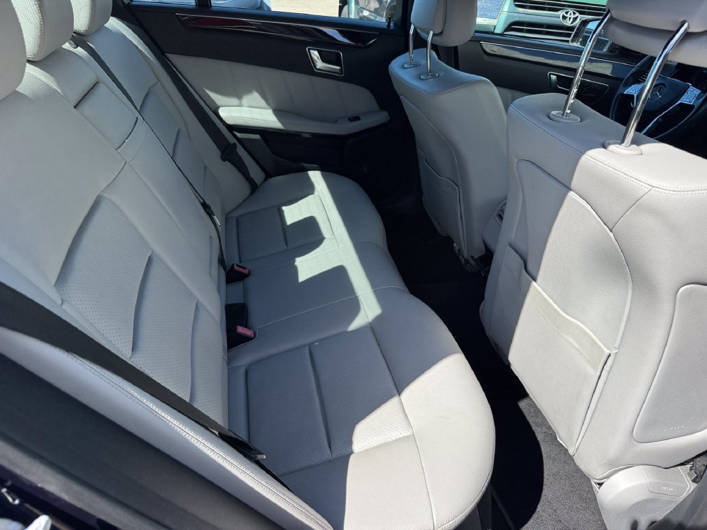 Used 2012  Mercedes-Benz E 350 image 6