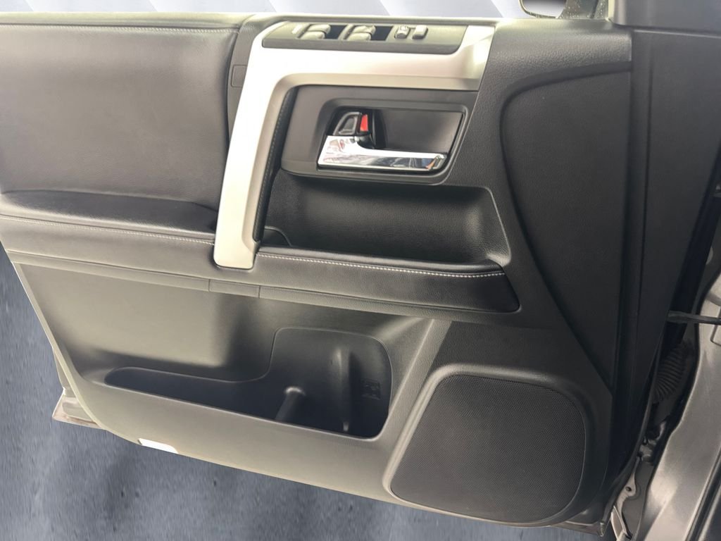 Used 2018 Gray Toyota SR5 image 12
