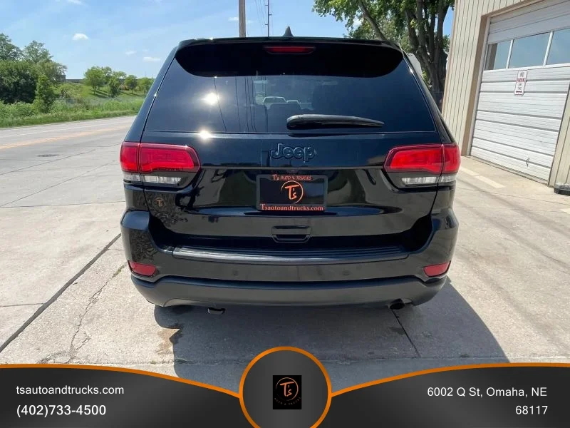 Used 2019 Black Jeep Upland Sport Utility 4D image 6
