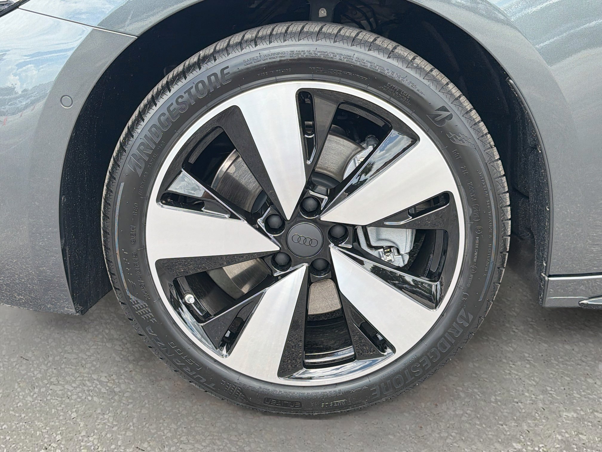 New 2026 Daytona Gray Pearl Effect Audi Premium Plus image 42
