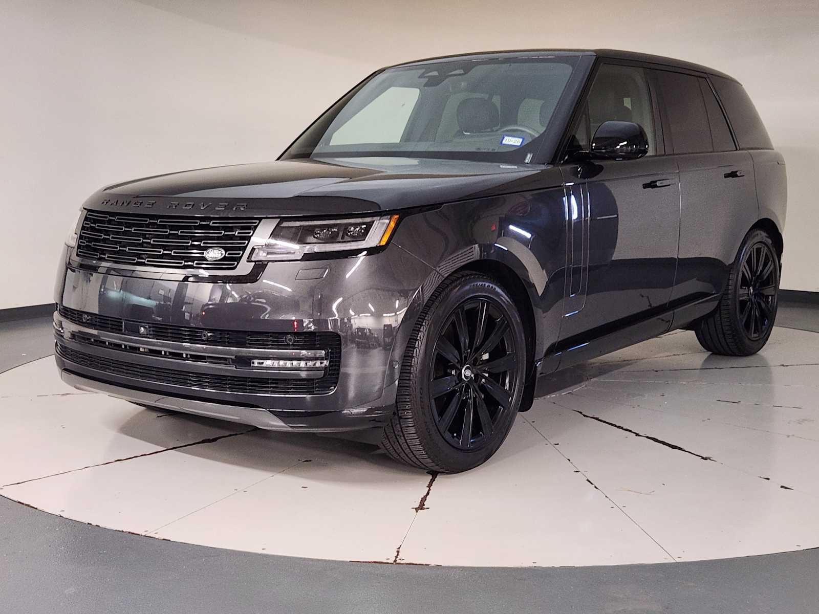 2025 Land Rover Range Rover SE