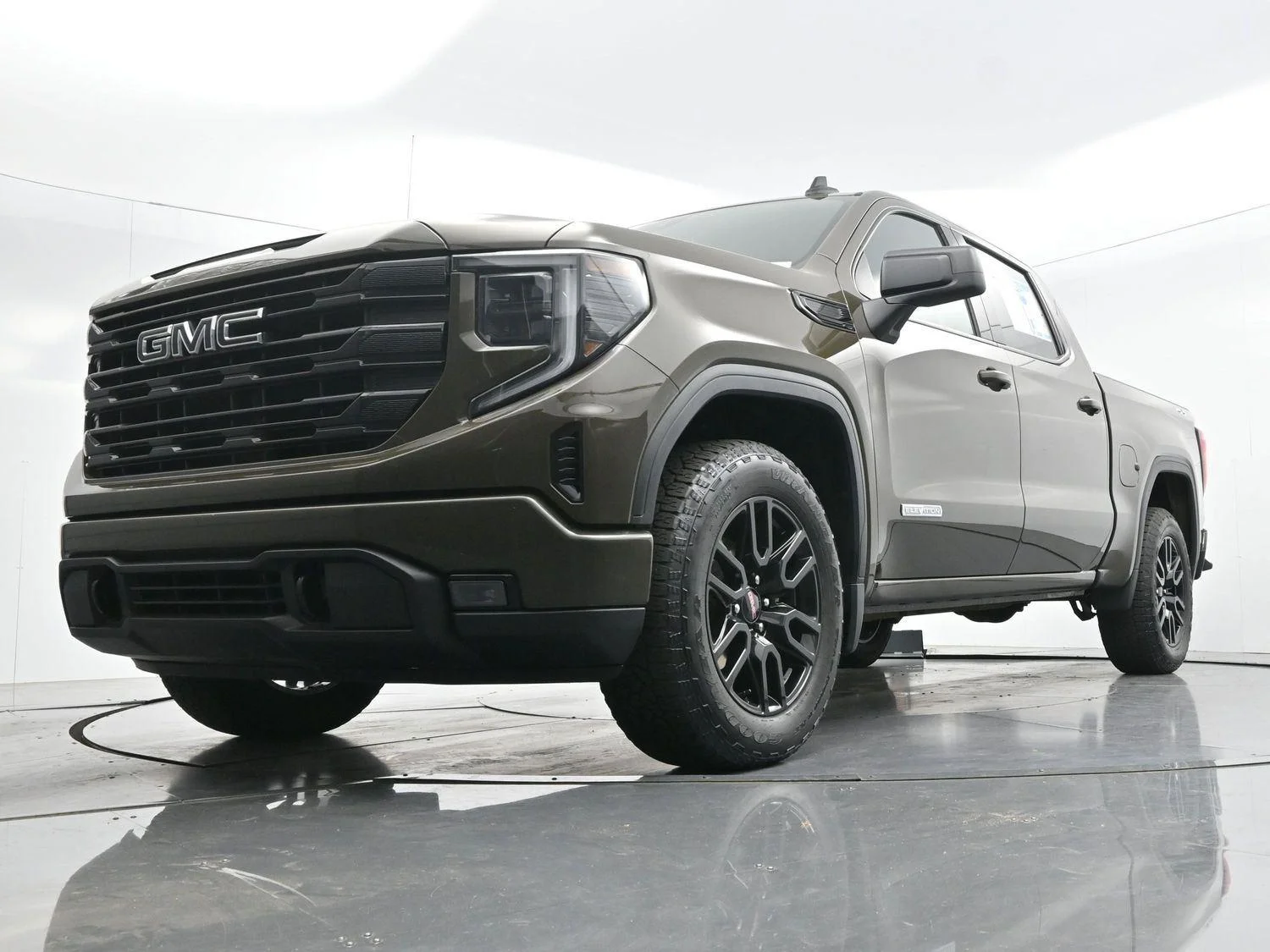 Used 2023 Deep Bronze Metallic GMC Elevation image 41
