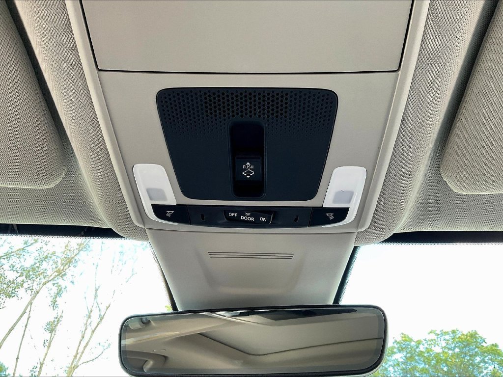 Used 2026 White Honda EX-L image 16