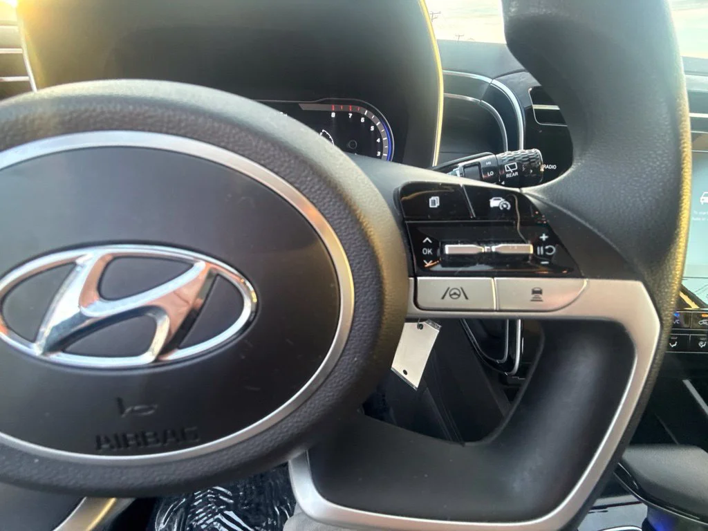 Used 2024 White Hyundai SE image 21