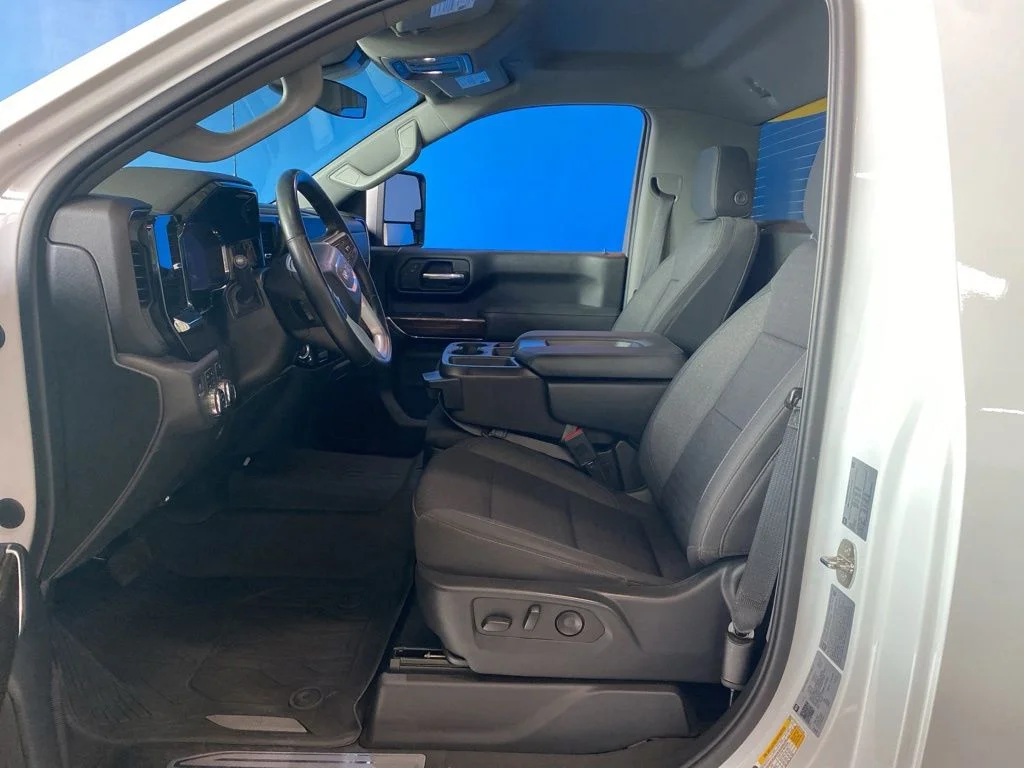 Used 2024 White GMC SLE image 8