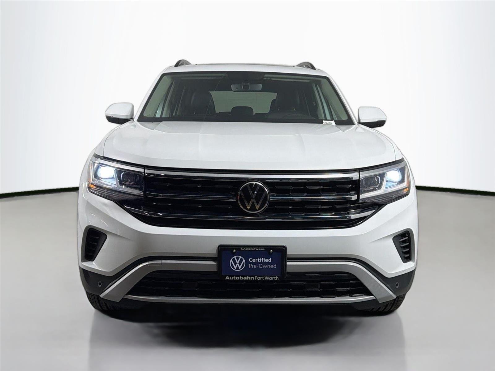 Certified Used 2023  Volkswagen 2.0T SE w/Technology image 2