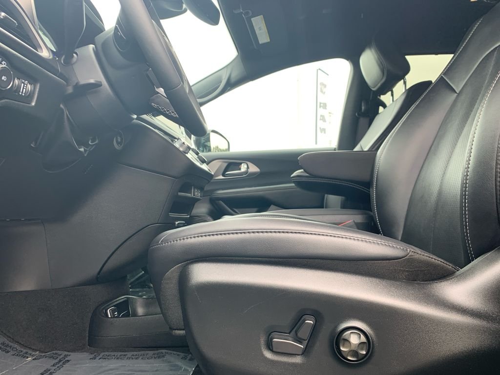Used 2025 Black Chrysler Select image 21