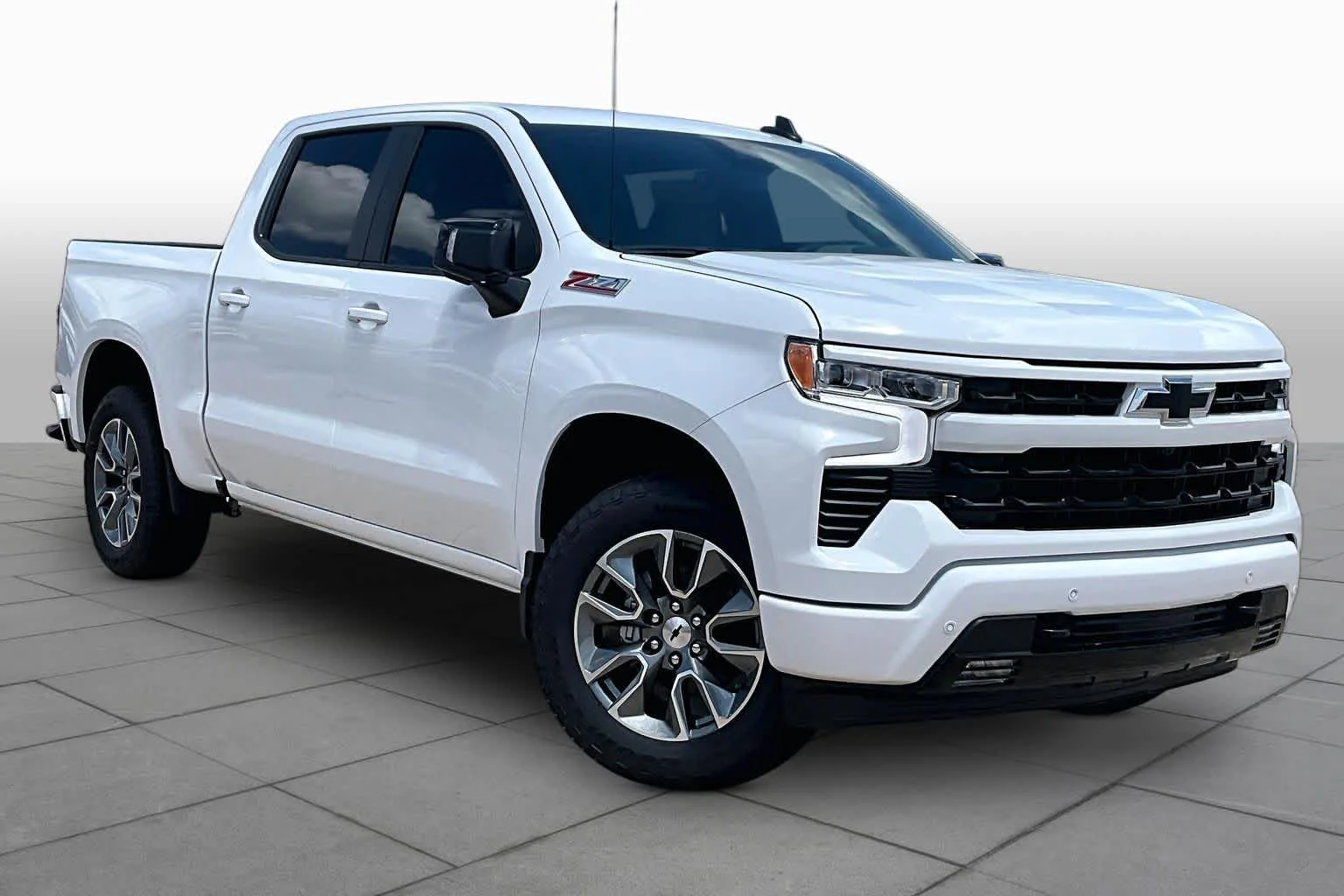 New 2026 Summit White Chevrolet RST image 2
