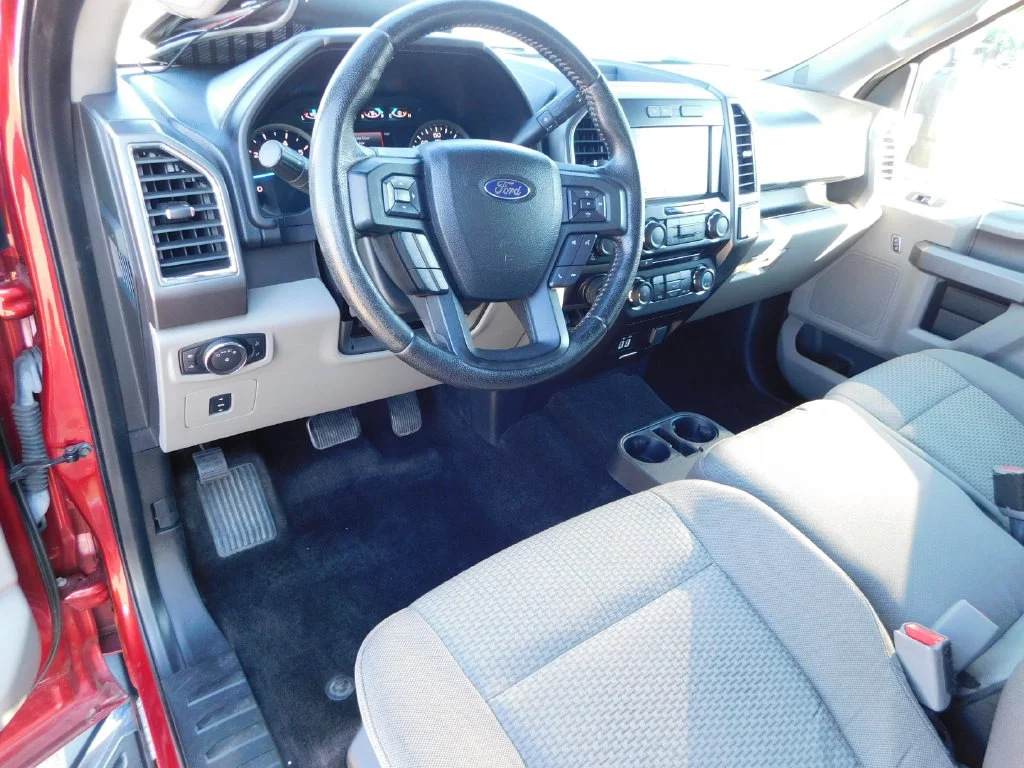 Used 2016 Ruby Red Metallic Tinted Clearcoat Ford XLT image 18