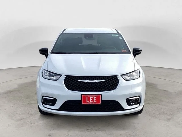 New 2026 Bright White Clearcoat Chrysler SELECT AWD image 9