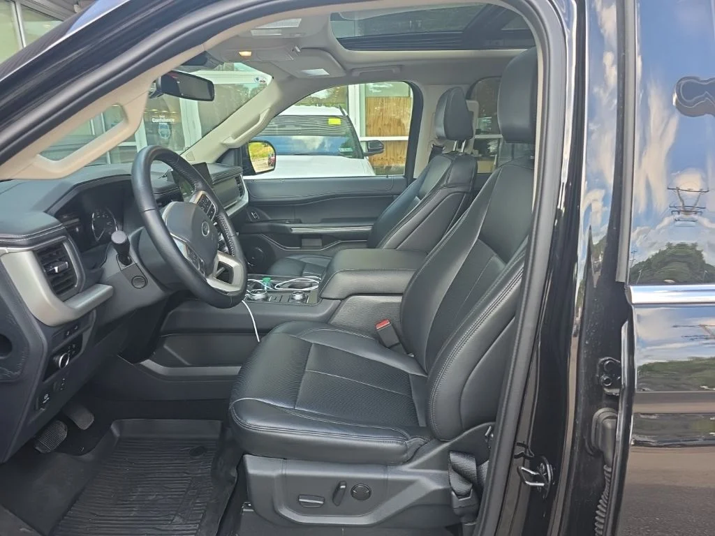 Used 2023 Black Ford XLT image 8