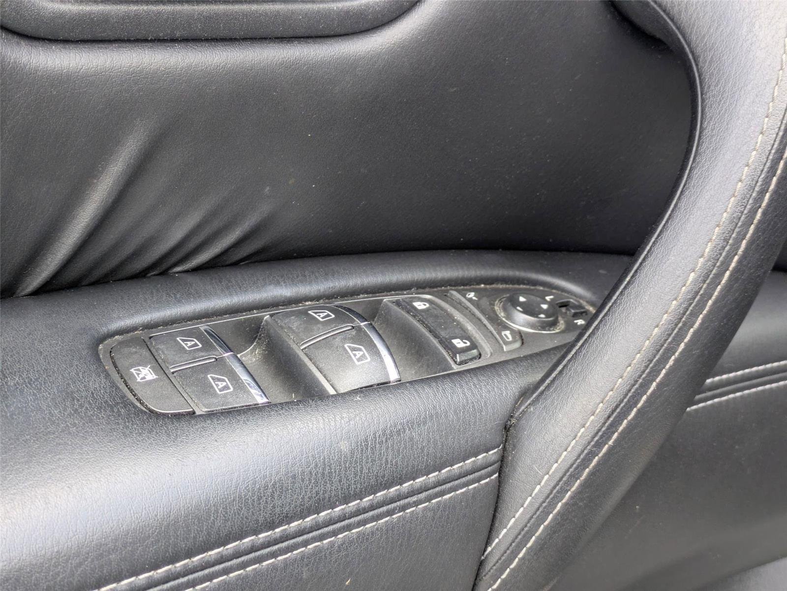 Used 2017 Brilliant Silver Nissan Platinum image 11
