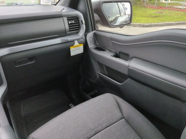 New 2026 Iconic Silver Metallic Ford XLT image 17