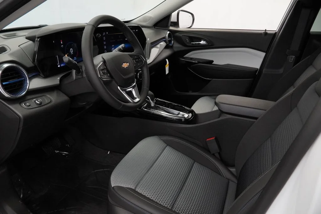 New 2026 Summit White Chevrolet LT image 10