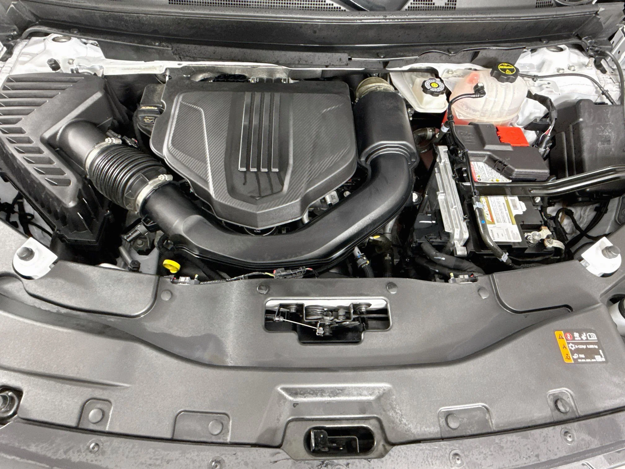 Used 2025 Iridescent Pearl Tricoat Chevrolet LT image 33