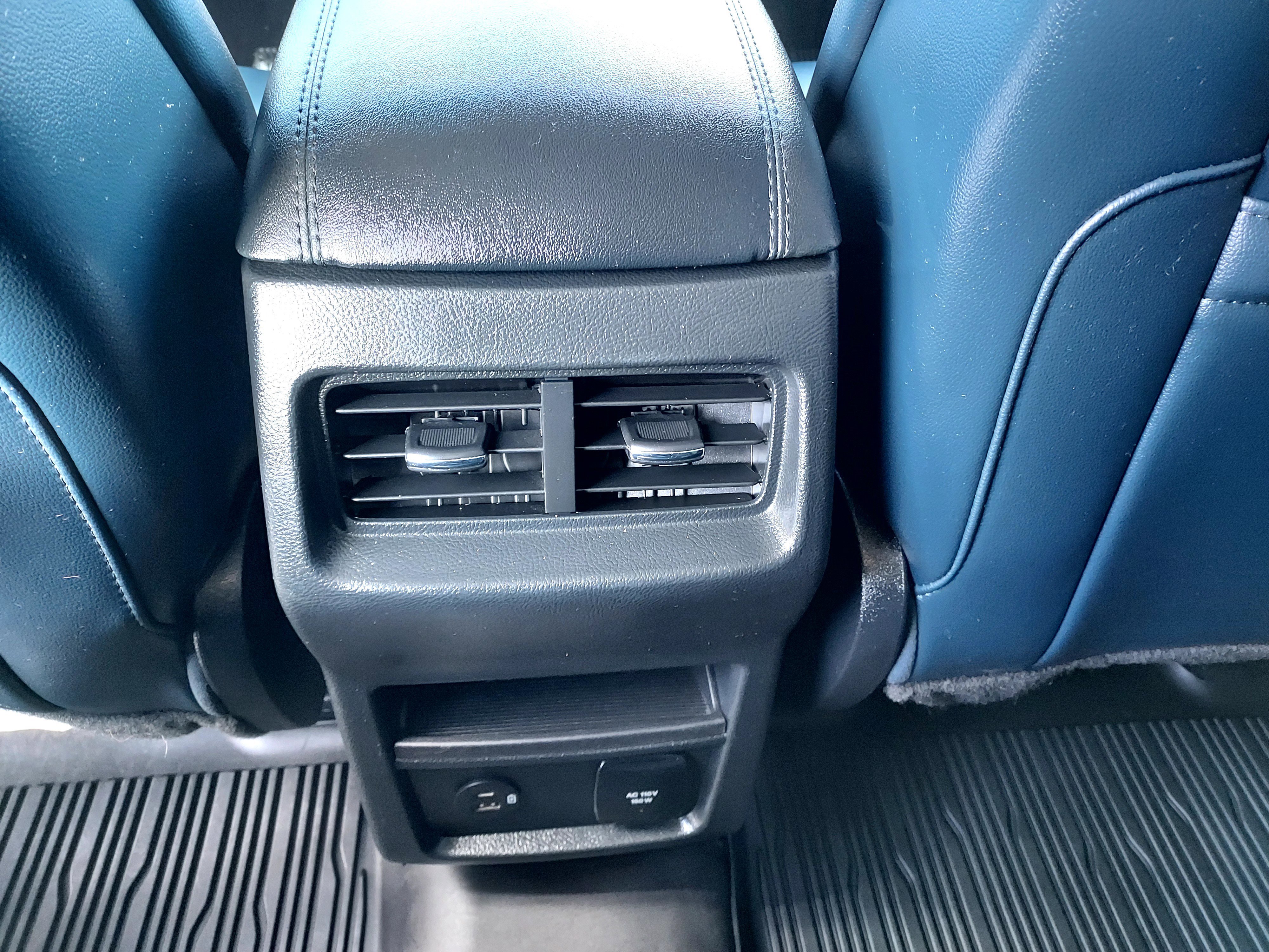 Used 2022 Black Ford SEL image 17