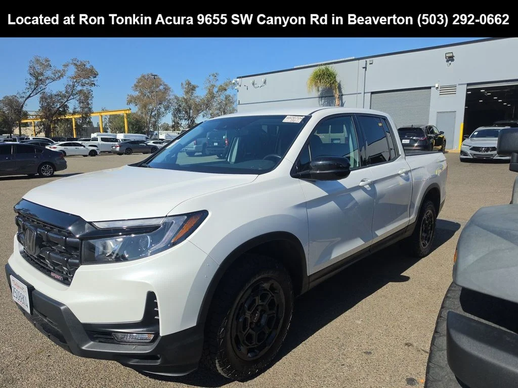 Used 2025 Platinum White Pearl Honda Sport image 3