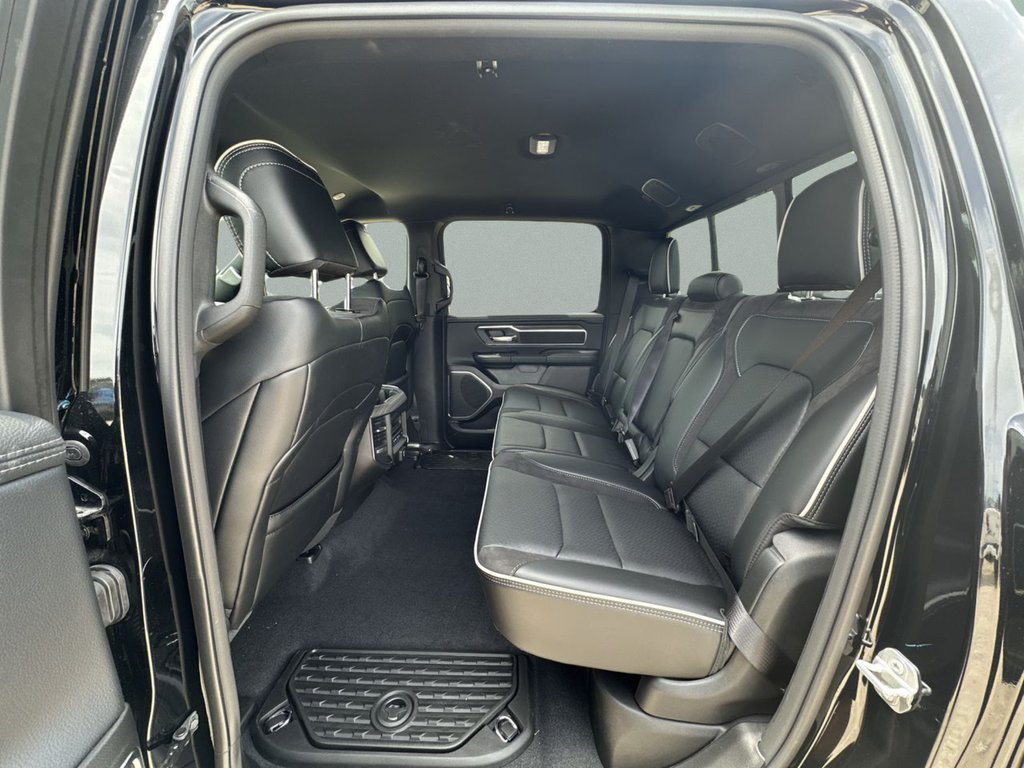 New 2026 Diamond Black Crystal Pearl-Coat Exterior Paint RAM Laramie image 23