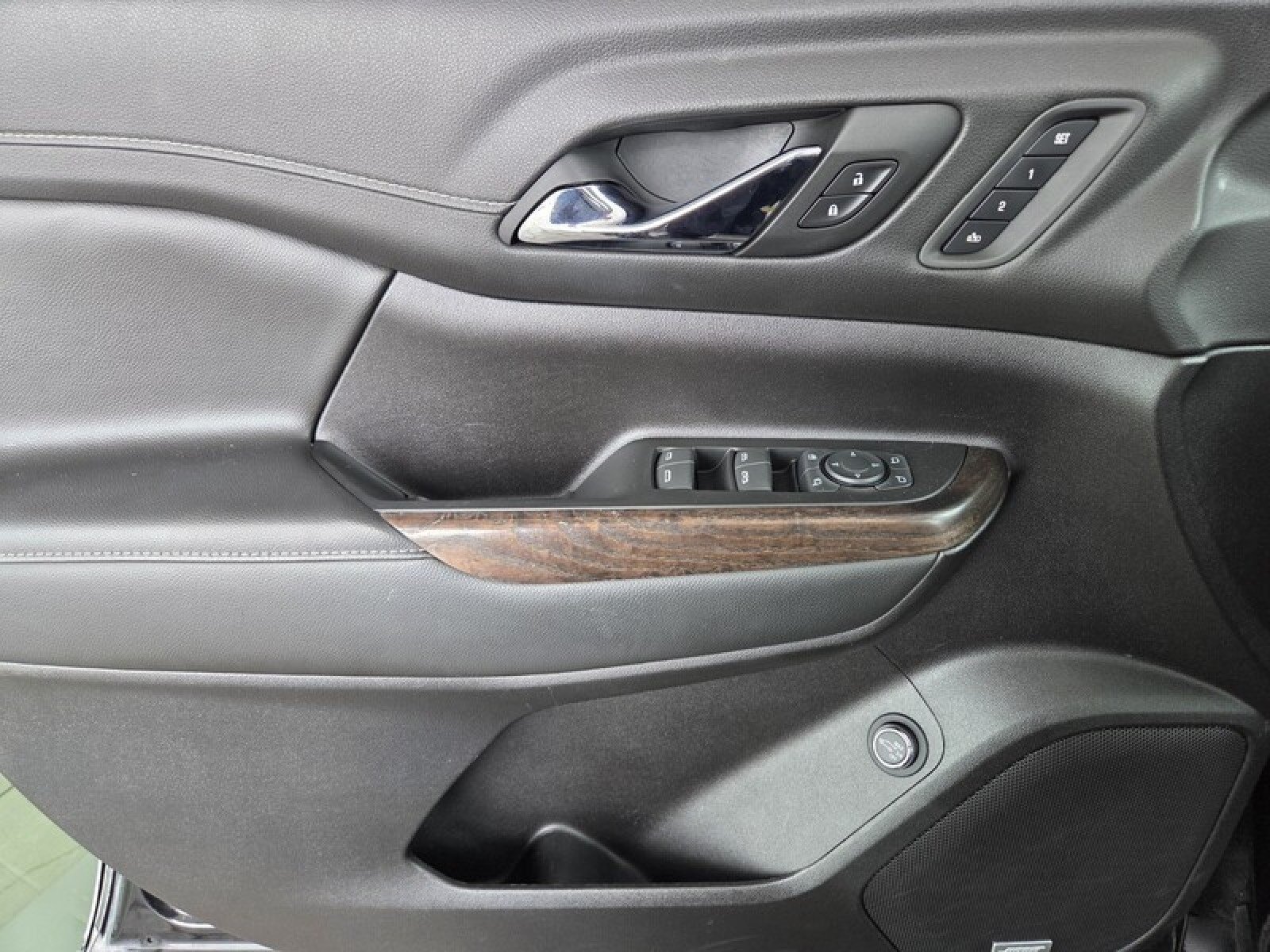 Used 2023 EBONY TWILIGHT MET GMC Denali image 25